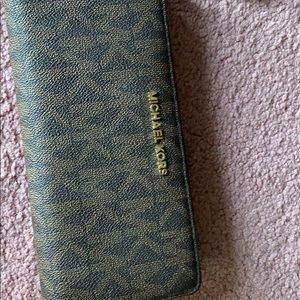 Micheal Kors wallet